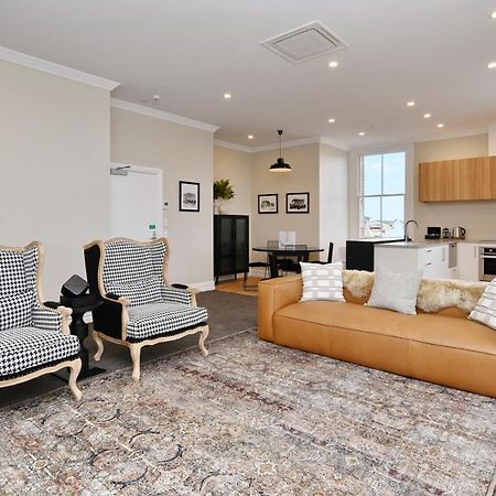 Kaiapoi Luxury Accommodation 2 - Bookahome Esterno foto