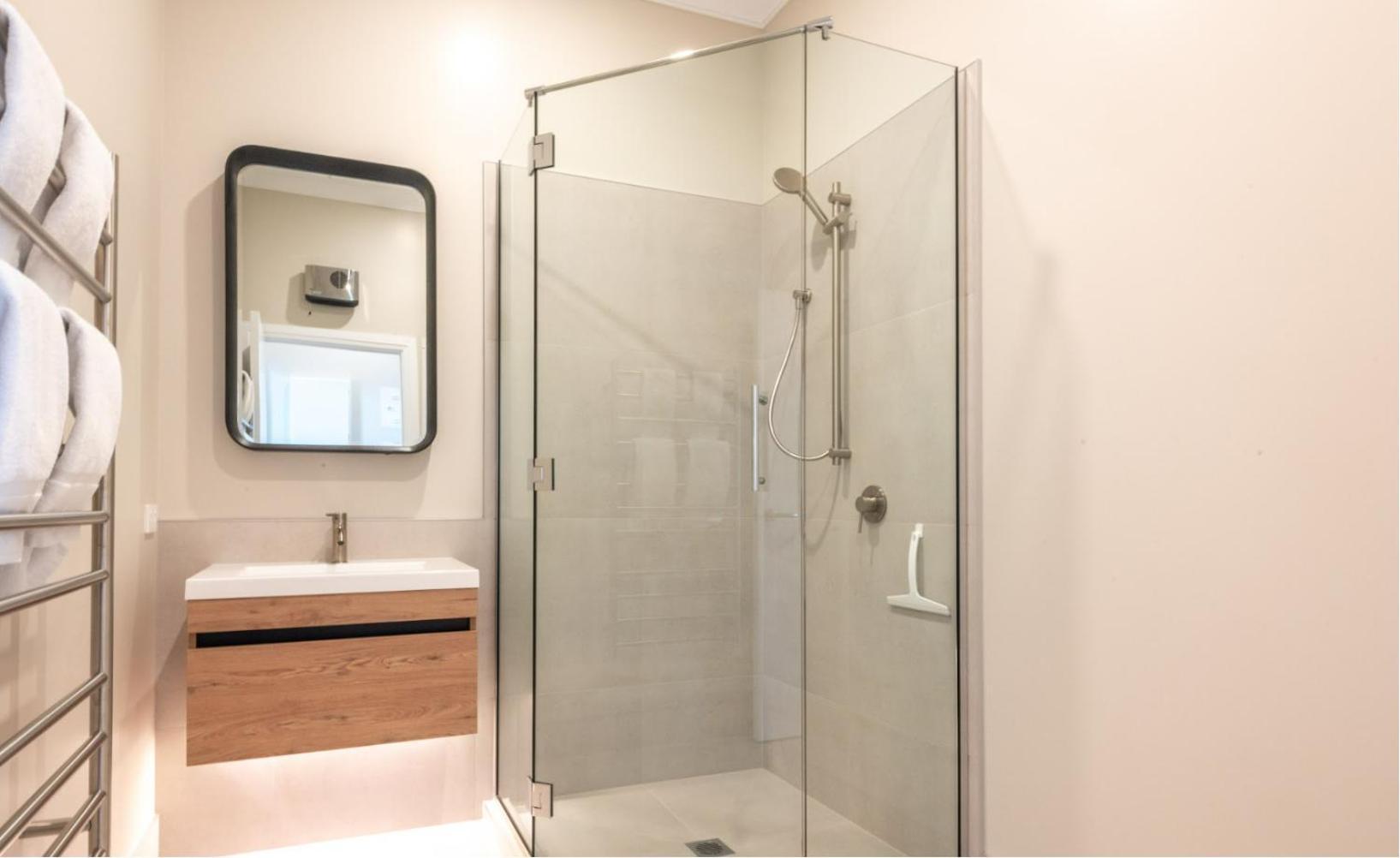 Kaiapoi Luxury Accommodation 2 - Bookahome Esterno foto